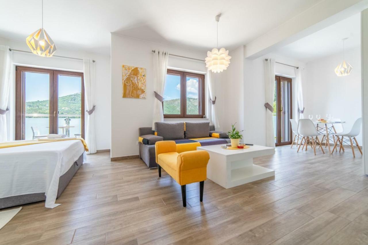 Villa Nave Zaton  Exteriör bild